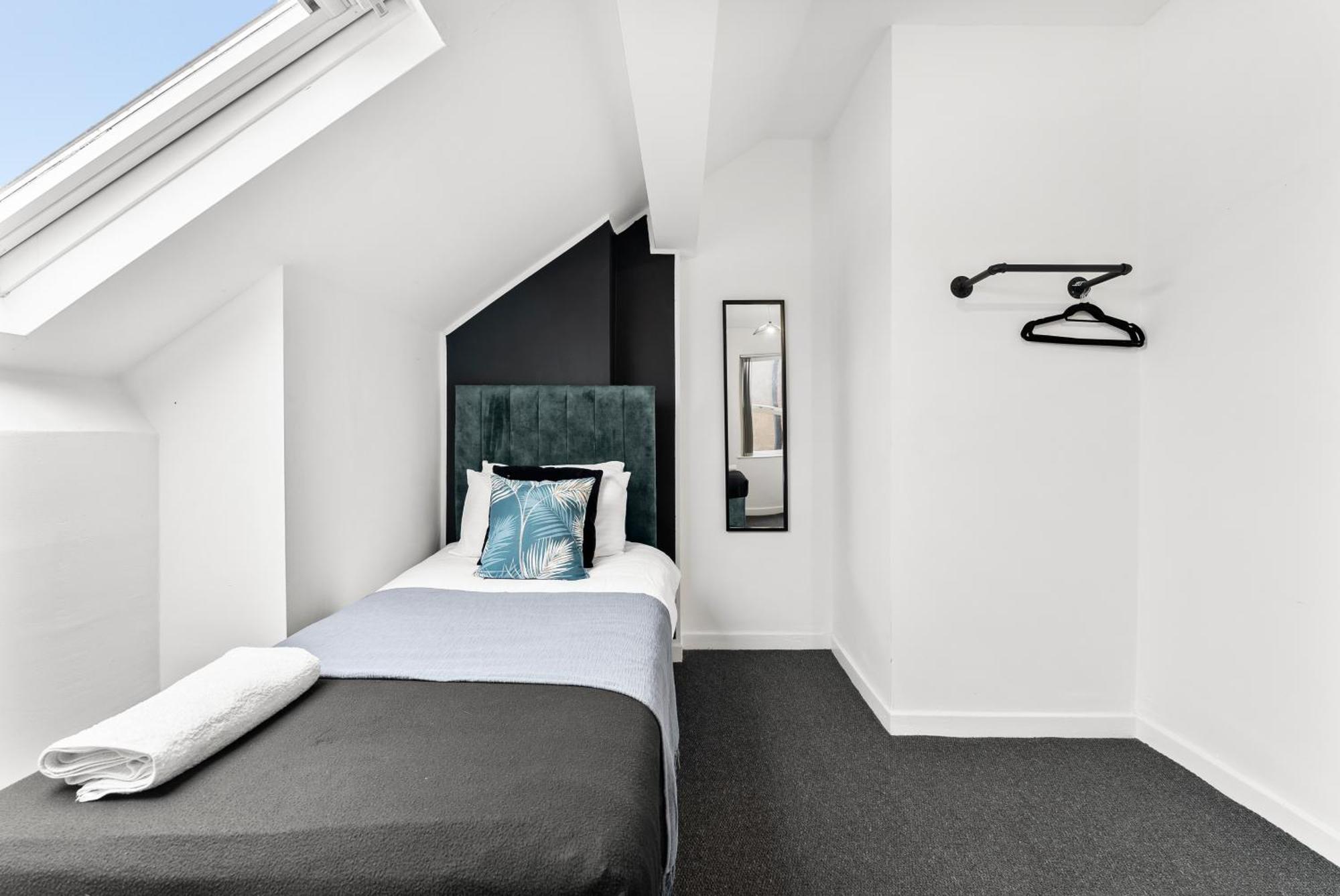 20 Percent Off! Stylish Sheffield Abode Sleeps 12 Apartment Exterior photo