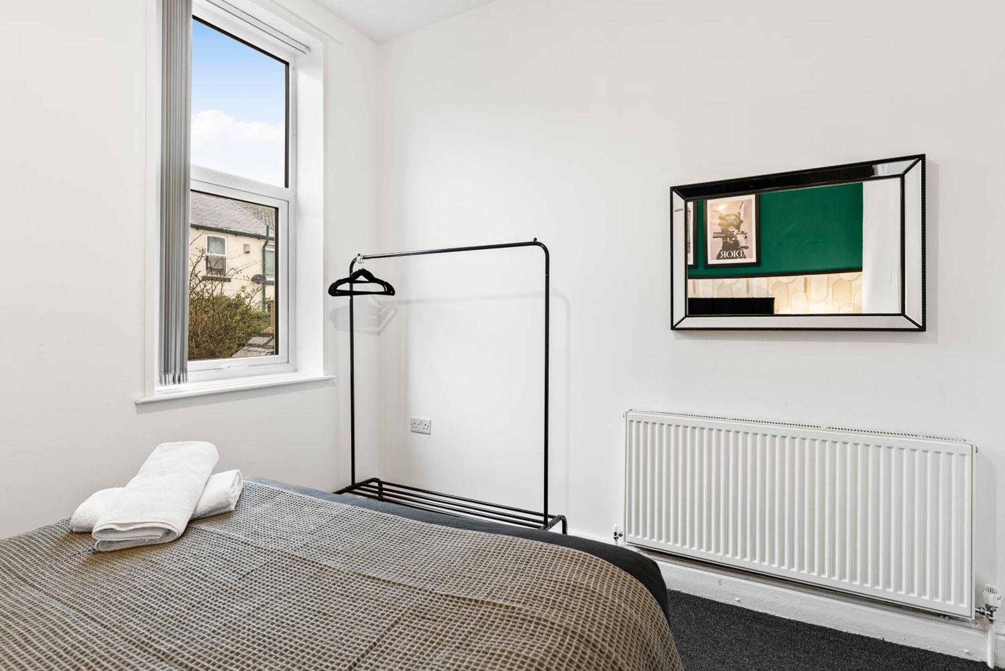 20 Percent Off! Stylish Sheffield Abode Sleeps 12 Apartment Exterior photo
